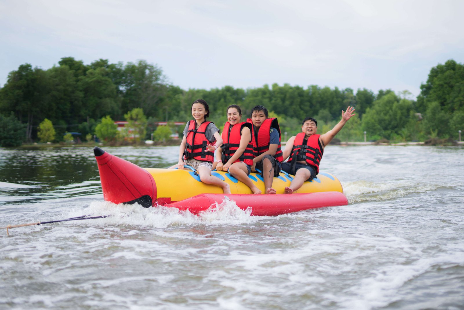 Banana_Boat_ride_in_Bentota_Feachered_b3d18597ec